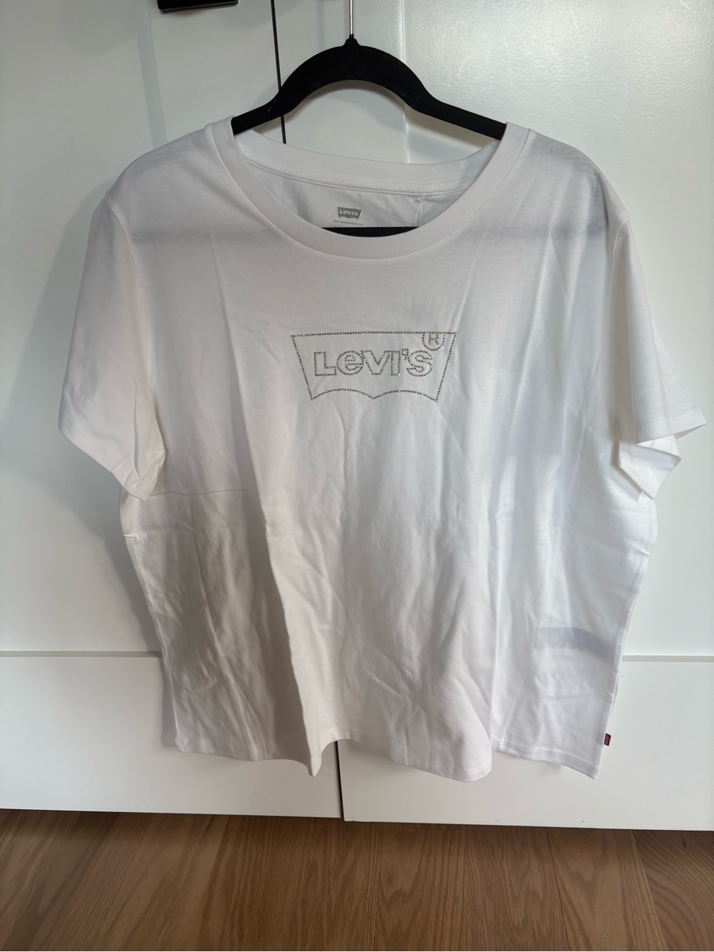 New Levi's White Tee with Rhinestone Logo Size 2XL
